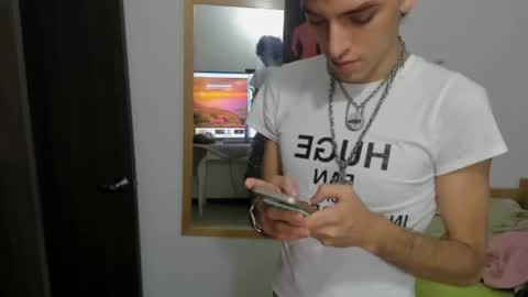 Snapshot of skinnypipe15 chatting on October 21, 3:09 am skinnypipe15 online show from October 21, 3:09 am