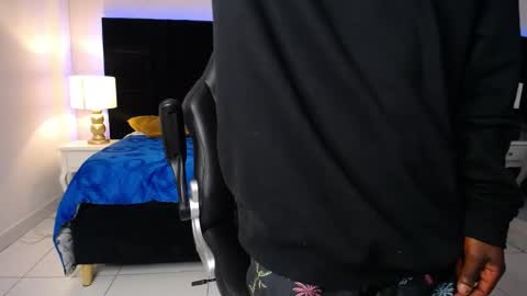 SKYLERBIGXXX online show from April 21, 4:18 am