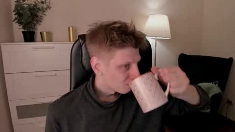 Andy online show from February 13, 8:36 pm