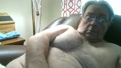 slippery_duck online show from April 1, 2:47 pm