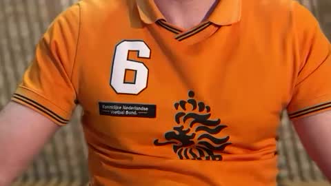 Snapshot of slvbcn75 chatting on February 1, 5:37 pm slvbcn75 online show from February 1, 5:37 pm