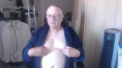 Snapshot of smoothmutton chatting on October 25, 9:11 am smoothmutton online show from October 25, 9:11 am