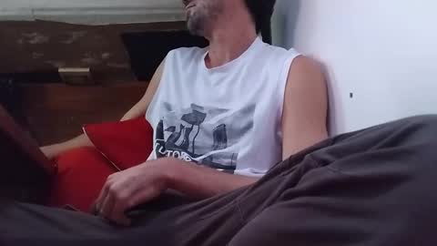 Snapshot of snag1_8 chatting on December 19, 12:23 pm snag1_8 online show from December 19, 12:23 pm