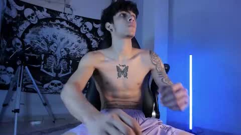 snakebutterfly online show from December 1, 7:11 am