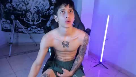 snakebutterfly online show from January 6, 4:16 am