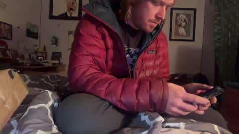 snowtrooper888 online show from December 5, 3:02 am