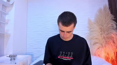 spaceboy_1 online show from February 15, 8:50 pm