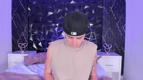 spaceboy_1 online show from January 5, 9:29 pm