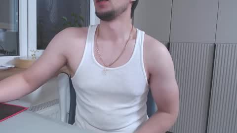 Art online show from November 25, 4:03 am