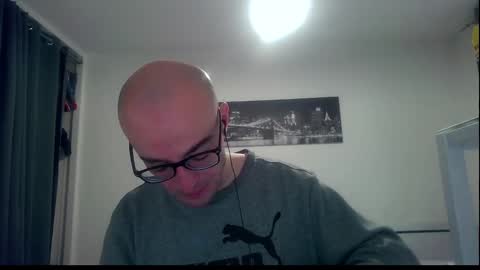 ssenzo online show from February 11, 8:05 am