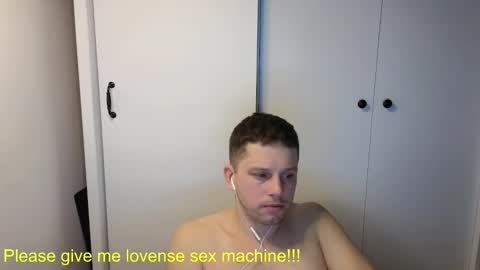 st1vemaster01 online show from March 30, 4:19 pm