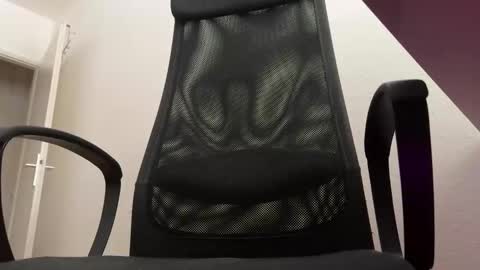 stang_ online show from December 5, 12:33 pm