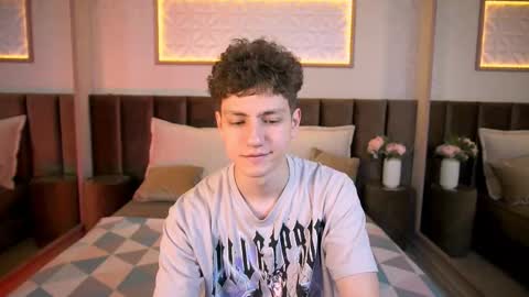 Esrefan online show from February 10, 7:18 pm