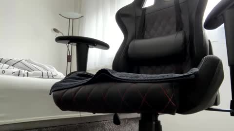 stefanomorelli online show from February 2, 11:07 am