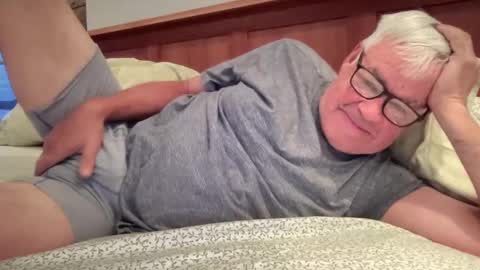 Steve online show from October 12, 10:04 pm