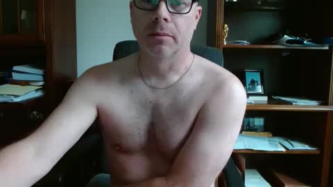 Snapshot of stevepre28 chatting on February 2, 7:46 pm stevepre28 online show from February 2, 7:46 pm
