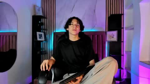 Sthepano  online show from June 7, 3:13 am