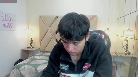 Stiwen online show from December 16, 7:43 pm