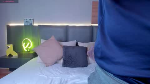 Stone Lee  online show from October 11, 11:47 am