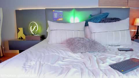 Stone Lee  online show from December 30, 4:31 am