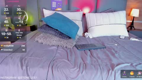 Stone Lee  online show from December 4, 4:16 pm