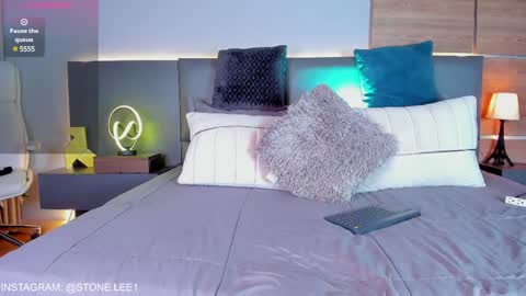 Stone Lee  online show from December 7, 7:38 am