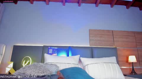 Stone Lee  online show from January 21, 4:44 am