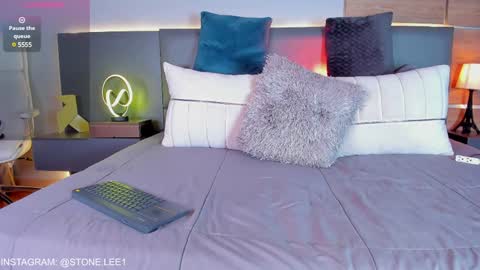 Stone Lee  online show from December 11, 6:27 am