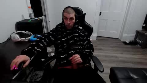 stonedpanda77 online show from May 16, 1:25 am