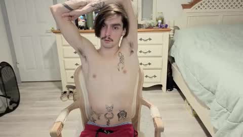 str8whiteboy21 online show from December 3, 7:47 am