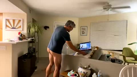 straightcurious80 online show from November 25, 12:56 am