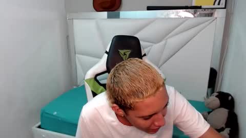 Street online show from February 26, 4:36 am