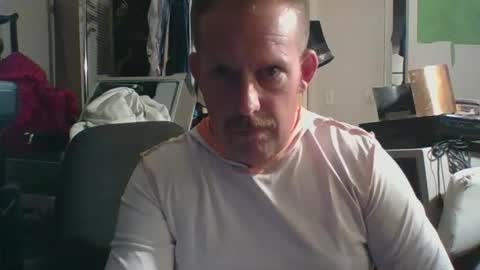 strokingjoe14585 online show from January 12, 11:09 pm