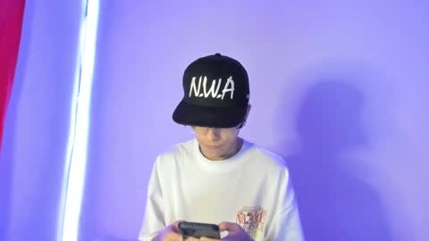 nico online show from December 8, 5:01 pm