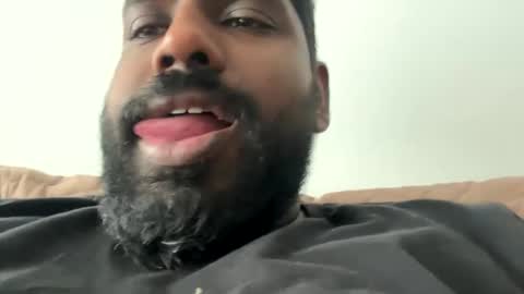 Snapshot of suggnight chatting on September 24, 1:09 pm Let me be your knight that saves you online show from September 24, 1:09 pm