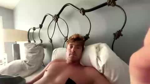 superstarstatushere online show from April 16, 6:08 pm