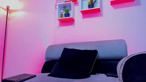 supreme_alpha_ online show from November 28, 10:33 pm