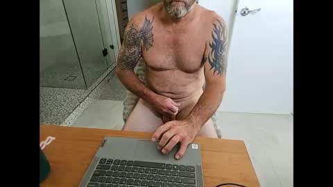 surfdog2908 online show from February 19, 2:23 am