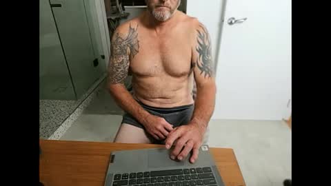 surfdog2908 online show from February 5, 1:04 am