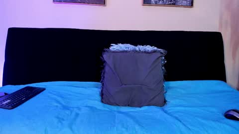 alessandre online show from November 18, 7:28 pm