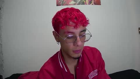 sweet_boy2224 online show from November 27, 7:01 am