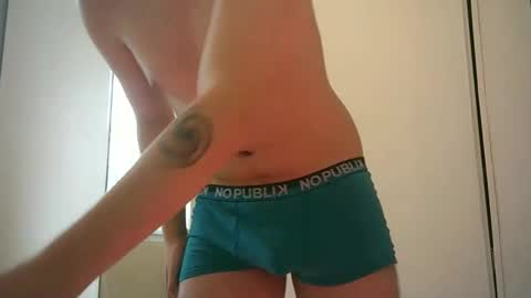 Snapshot of syhtam chatting on December 9, 10:22 am syhtam online show from December 9, 10:22 am