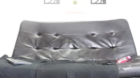 syylar_ online show from November 26, 3:20 am