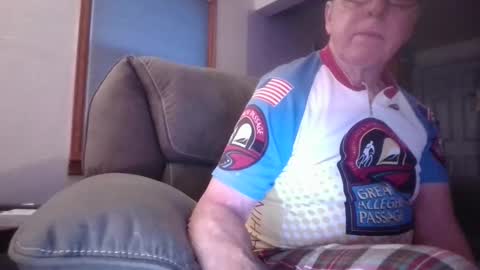 tacrunner66_ online show from November 3, 2:52 pm