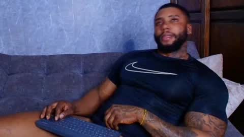 Tairon Tucke online show from February 26, 4:36 am