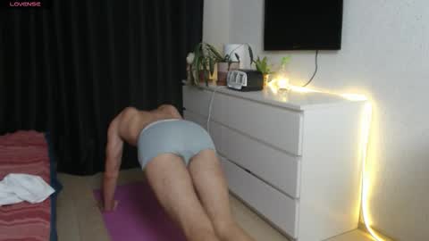 tall_sam online show from September 15, 3:35 pm