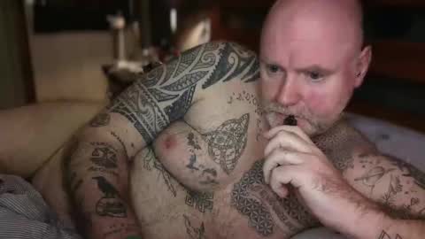Tattooeddilf 01 online show from April 17, 11:18 pm
