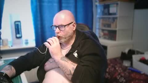 Tattooeddilf 01 online show from March 28, 6:19 pm