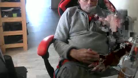 Snapshot of tchecky2 chatting on October 10, 8:52 am tchecky2 online show from October 10, 8:52 am