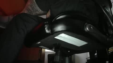 texasmade6303 online show from November 26, 1:03 pm